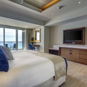 Luxury Junior Suite Ocean Front Diamond Club 